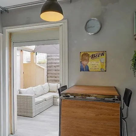 Apartment La Maison Du Surfeur, T2, Clim, Terrasse, Pkg, Centre